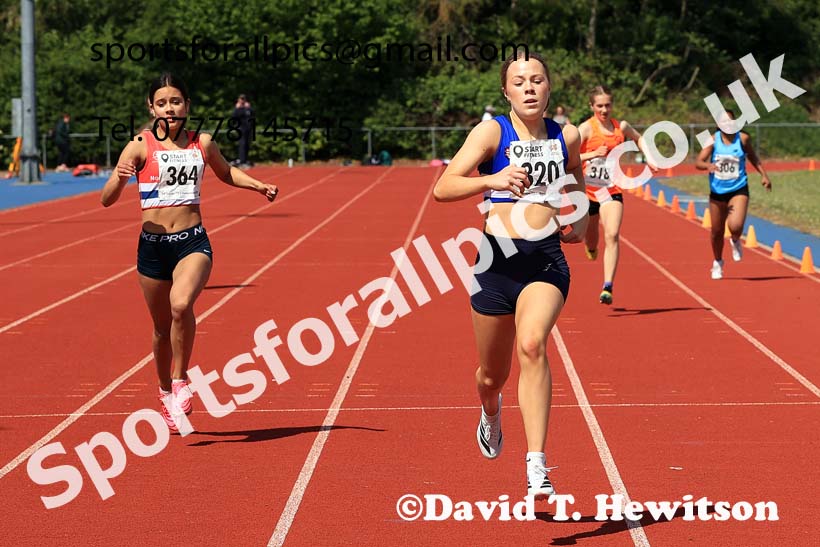 Girls under-15s 300 metres, 2025 North Eastern Track and Field Champs., Shildon, County Durham. Photo: David T. Hewitson/Sports for All Pics